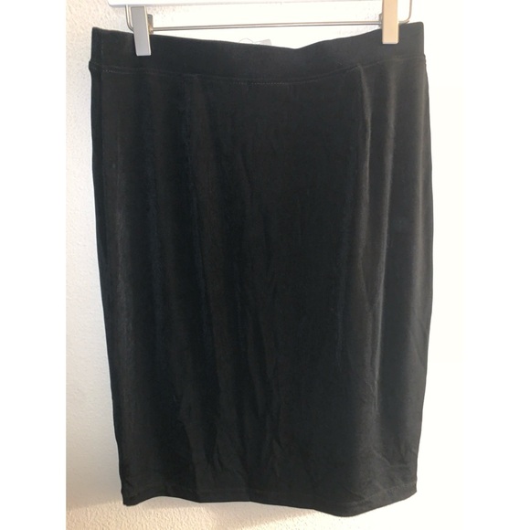 NWT Travellers By Chico’s Black Pencil Skirt Women’s Size Petite 1 - Picture 2 of 4